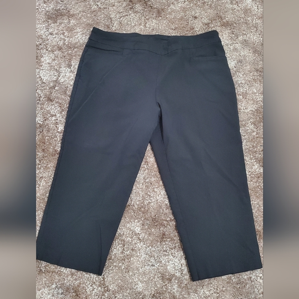Time and Tru Black Cropped Pants